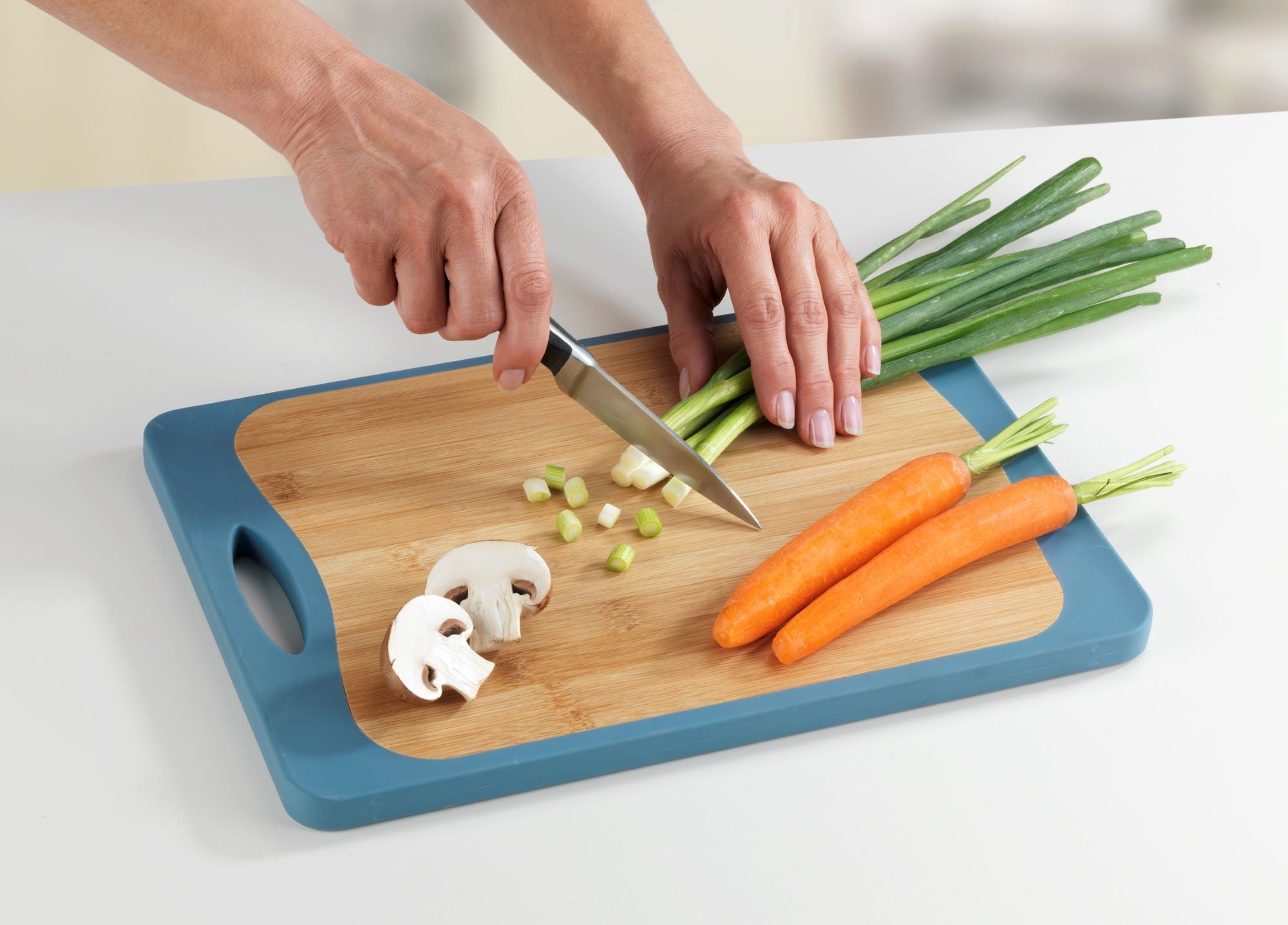 Double Sided Cutting Board - Bamboo & Pp - 33X23 - Anti-Slip Tpe - Blue