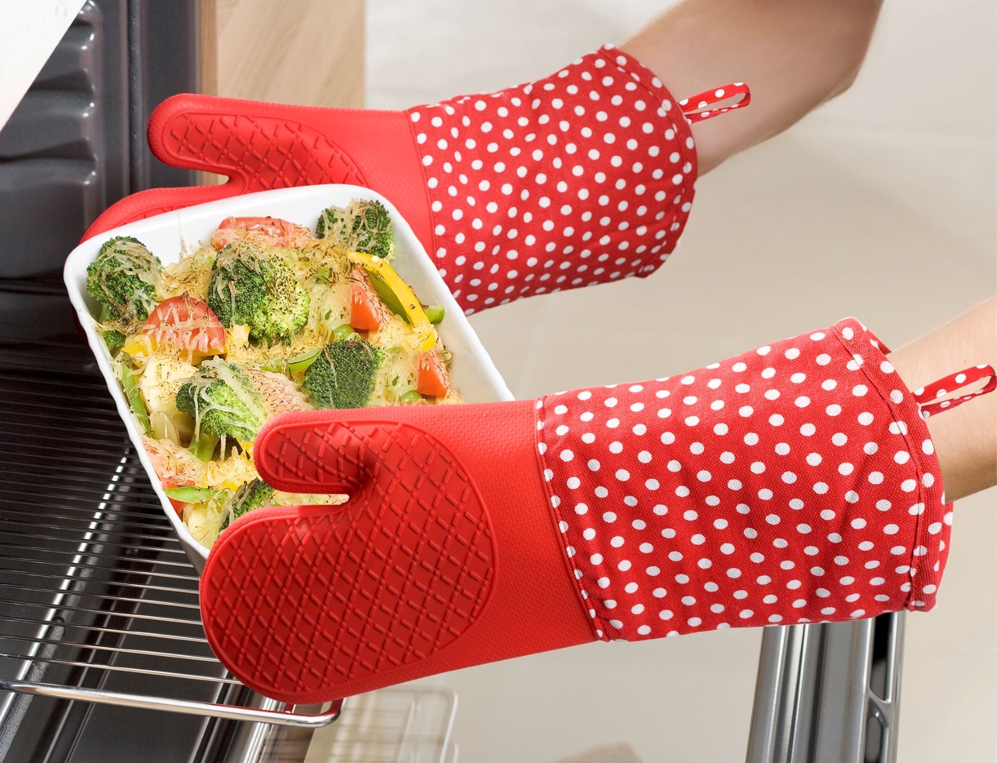 Oven Gloves Silicone 2 Pcs - Red W/ White Dots
