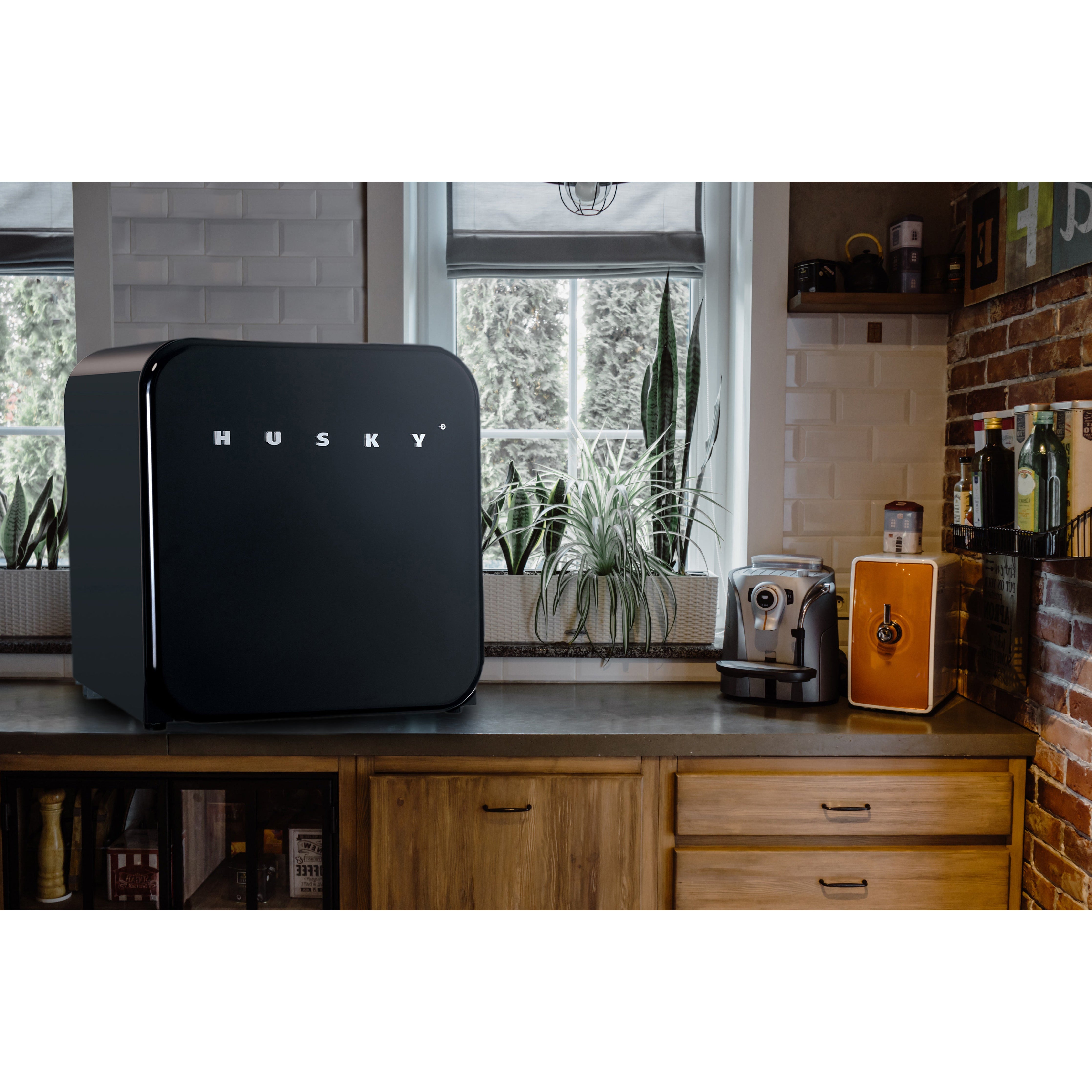 46L Countertop Retro Fridge (Red / White / Black)
