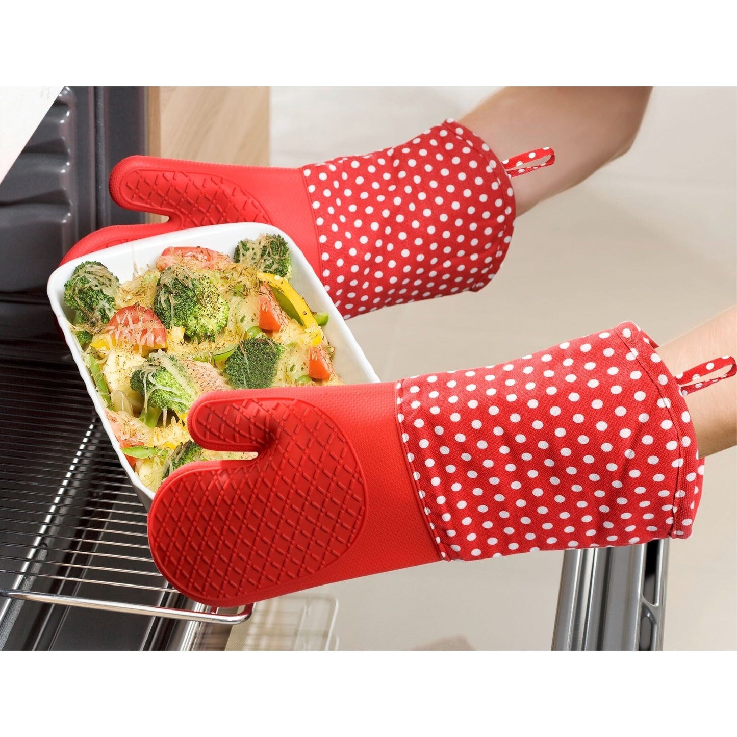 OVEN GLOVES SILICONE 2 PCS - RED W/ WHITE DOTS