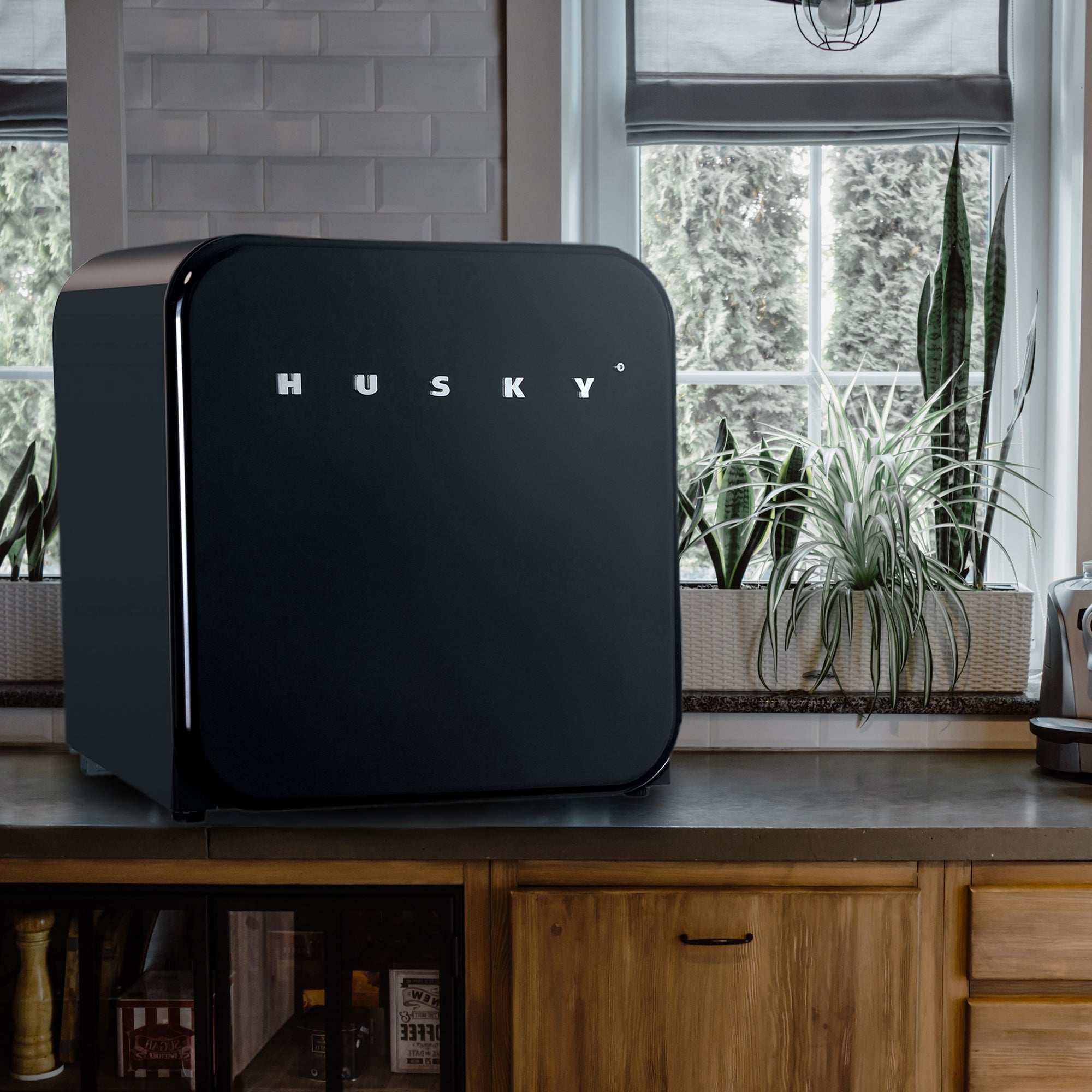 46L Countertop Retro Fridge (Red / White / Black)