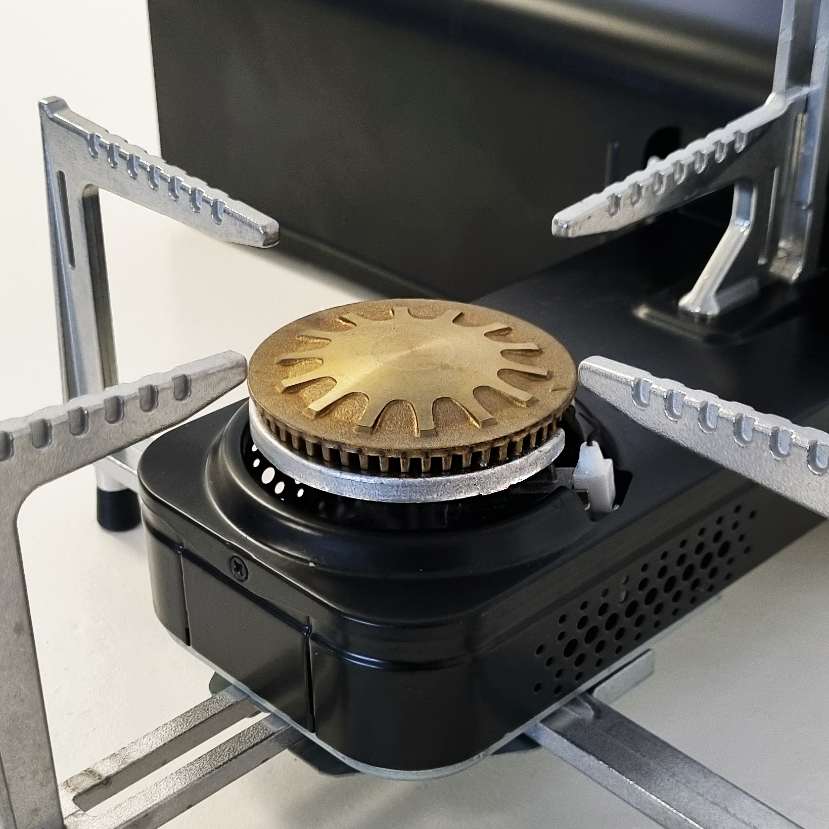 Mini Fold-Up Butane Gas Canister Camping Stove - 1 Plate