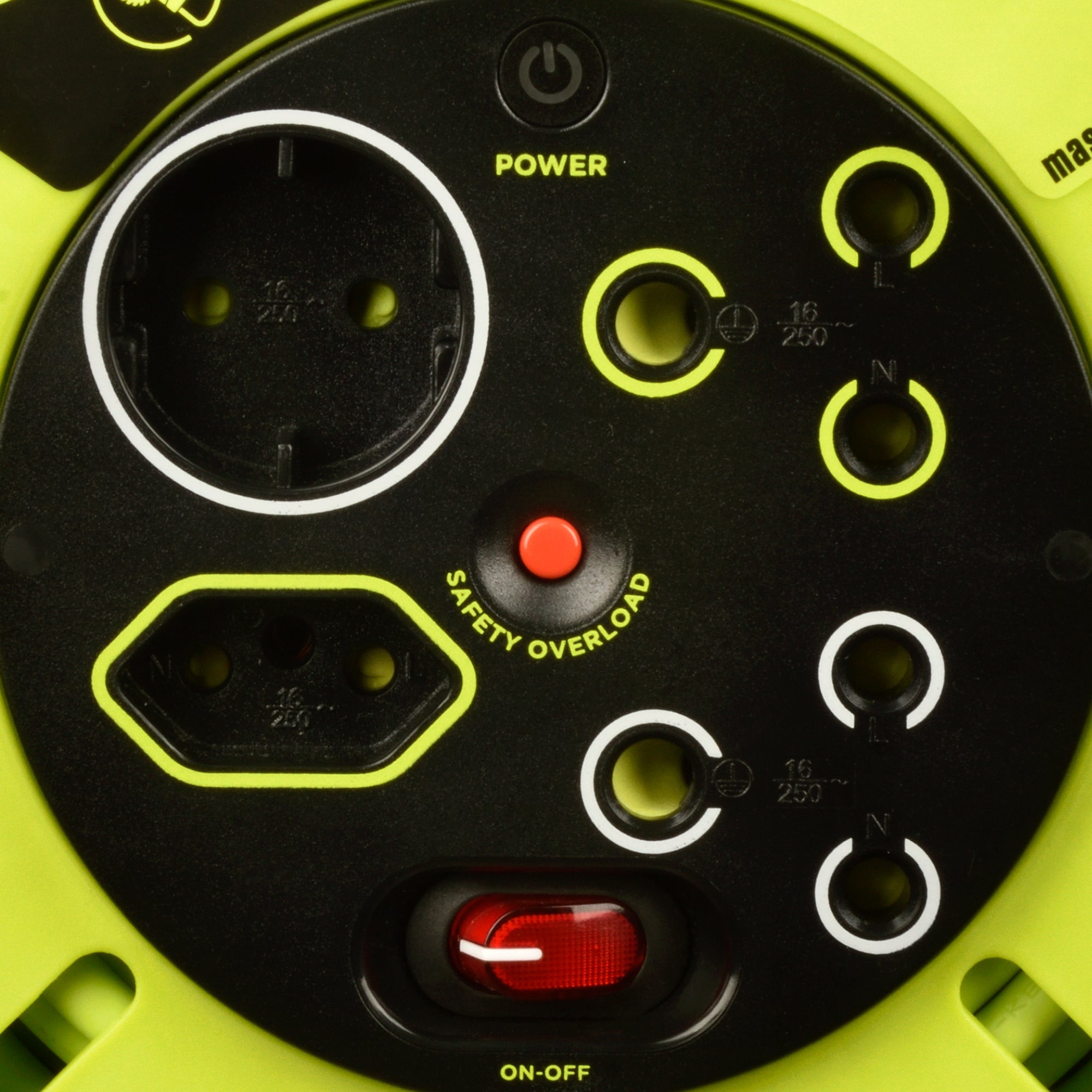 Pro-Xt 10m Medium Duty Cable Closed Reel - 4 Socket With Switch