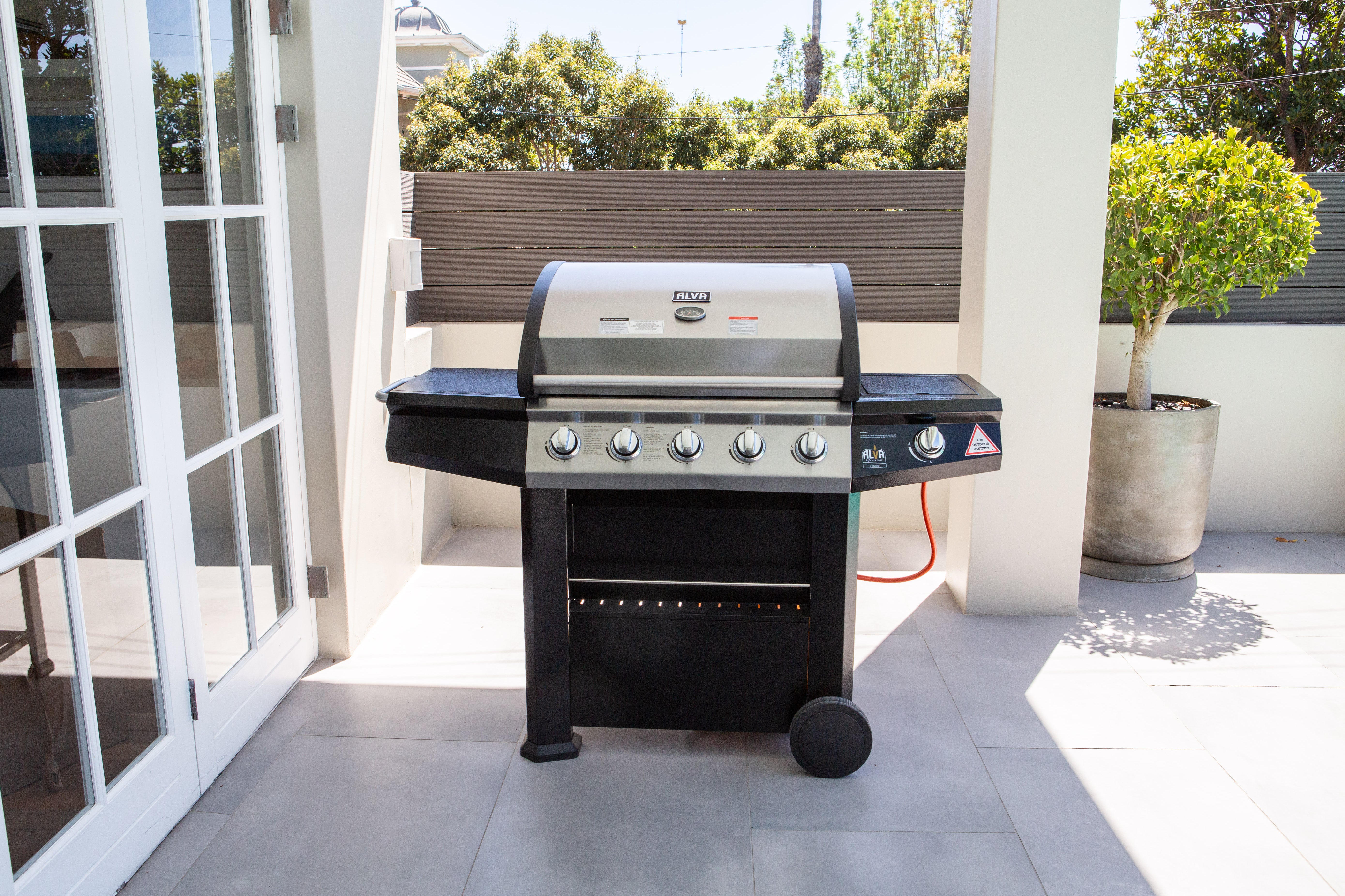 Finesse 5-Burner Stainless Steel Gas BBQ With Side Burner