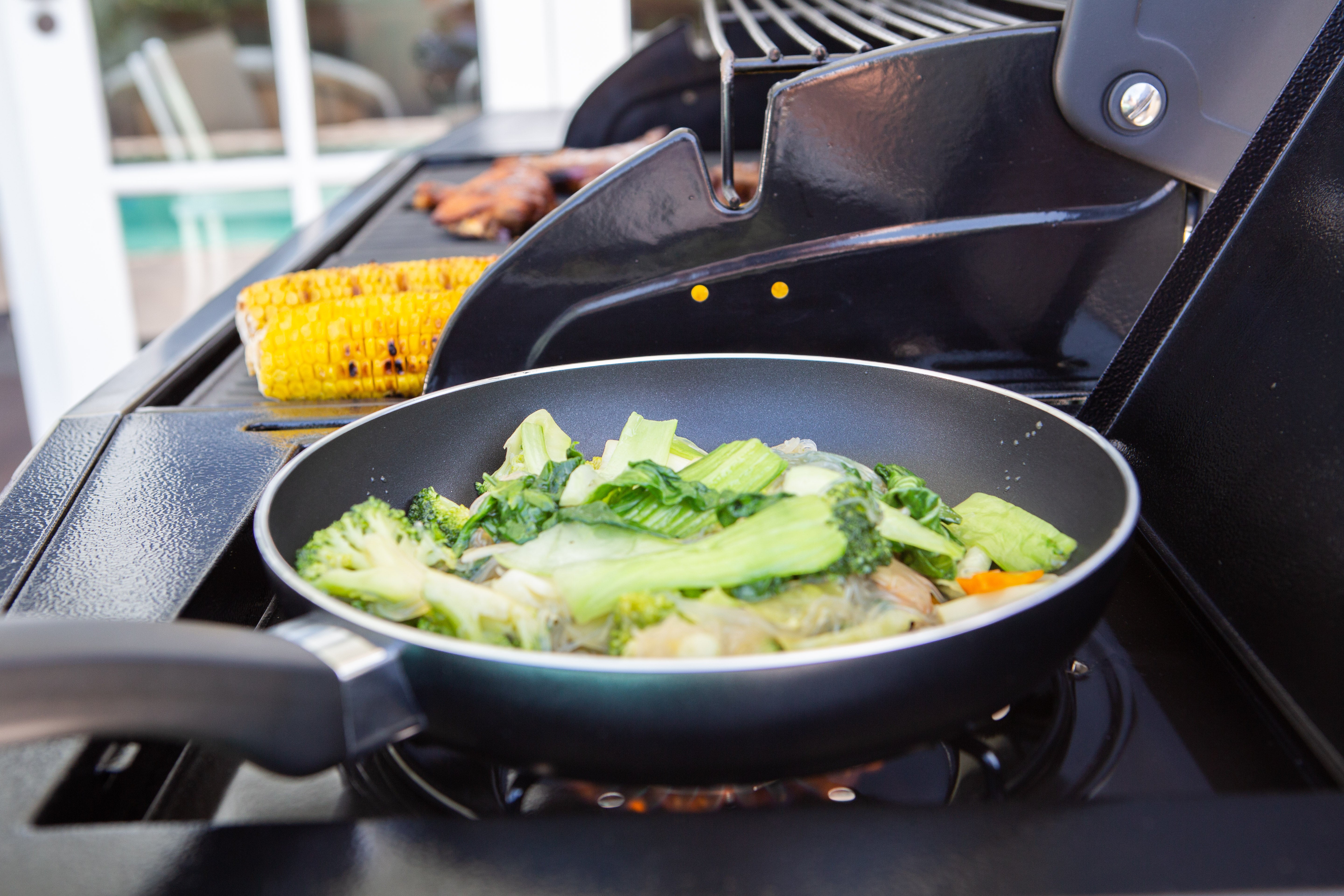 Finesse 5-Burner Stainless Steel Gas BBQ With Side Burner