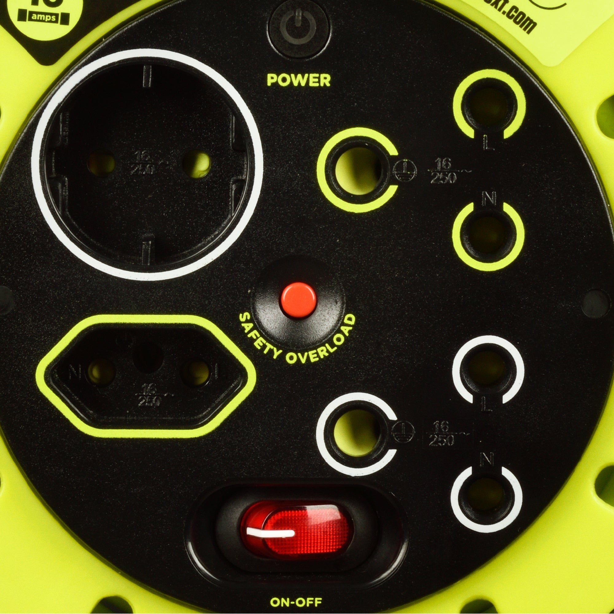 Pro-Xt 15m Medium Duty Cable Closed Reel - 4 Socket With Switch