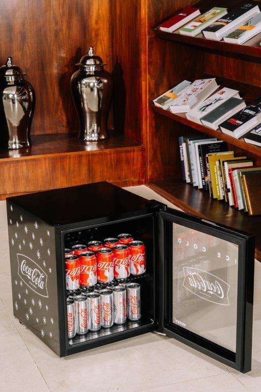 46L COUNTER-TOP BEVERAGE COOLER W/ GLASS DOOR - COCA COLA - BLACK