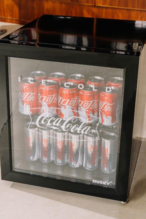 46L COUNTER-TOP BEVERAGE COOLER W/ GLASS DOOR - COCA COLA - BLACK