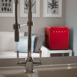 46L Countertop Retro Fridge (Red / White / Black)