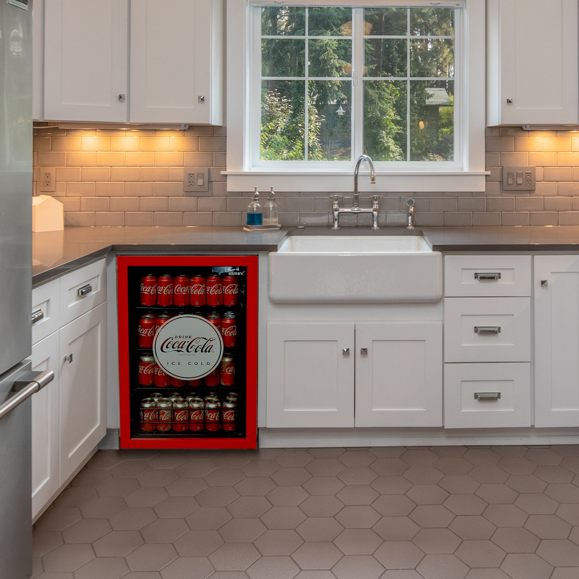 copy-of-husky-46l-counter-top-beverage-cooler-w-glass-door-coca-cola-red