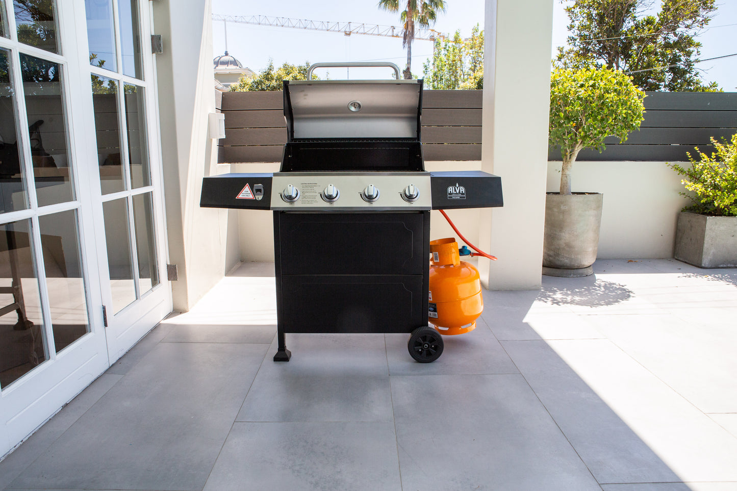 SUPER 4-BURNER STAINLESS STEEL GAS BBQ