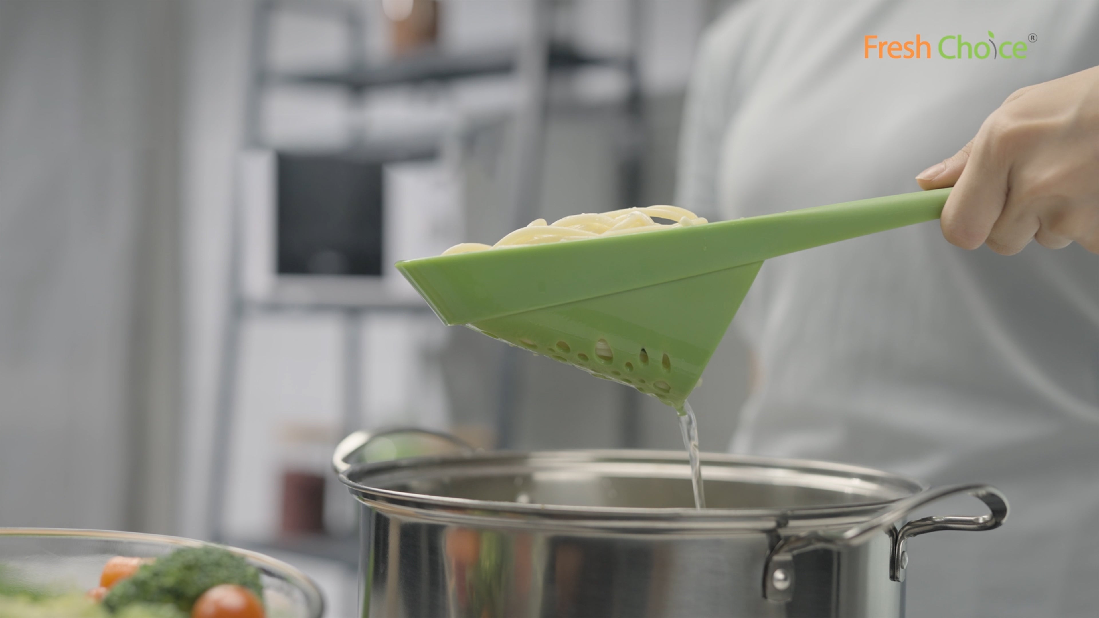 Fresh Choice 4-in-1 Colander Scoop | Measure, Scoop, Drain & Serve